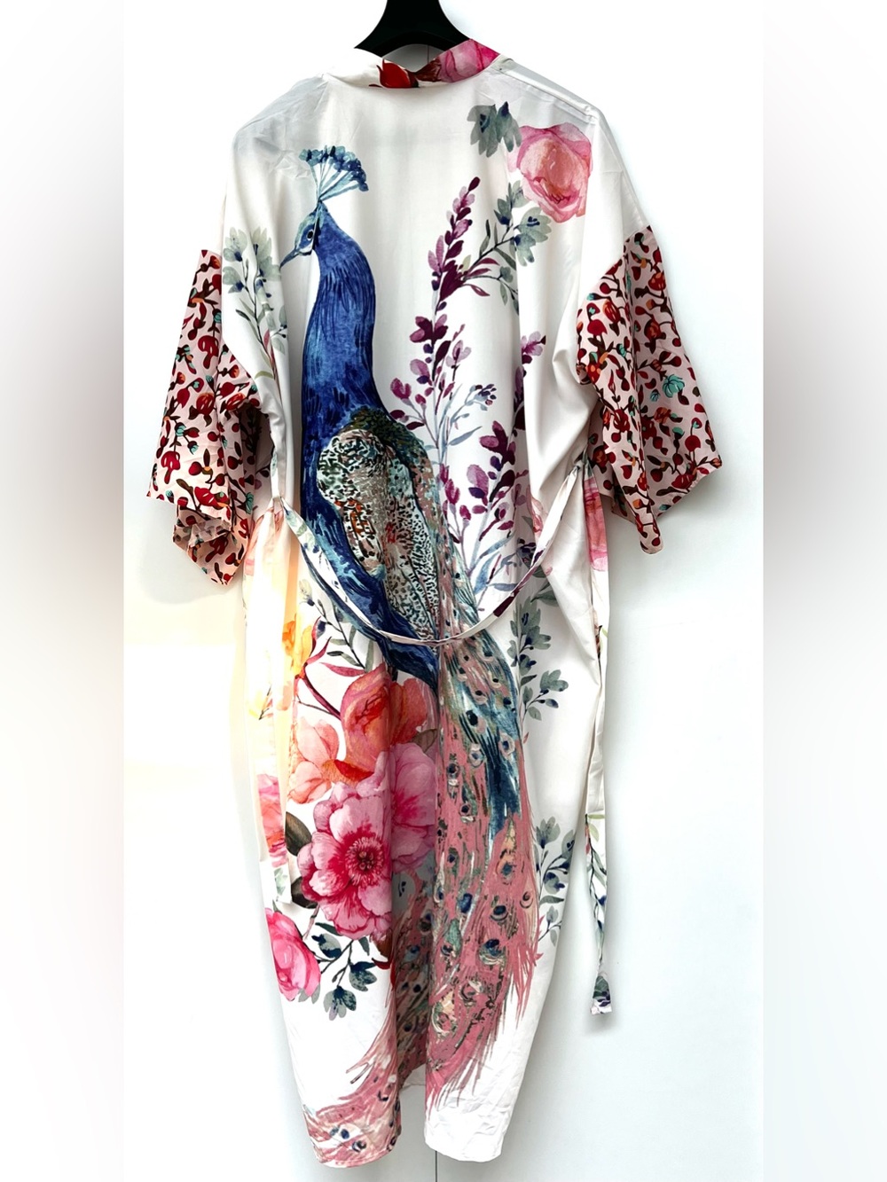 Peacock Floral Kimono Robe in Cream and Blue - Picture 3 of 7